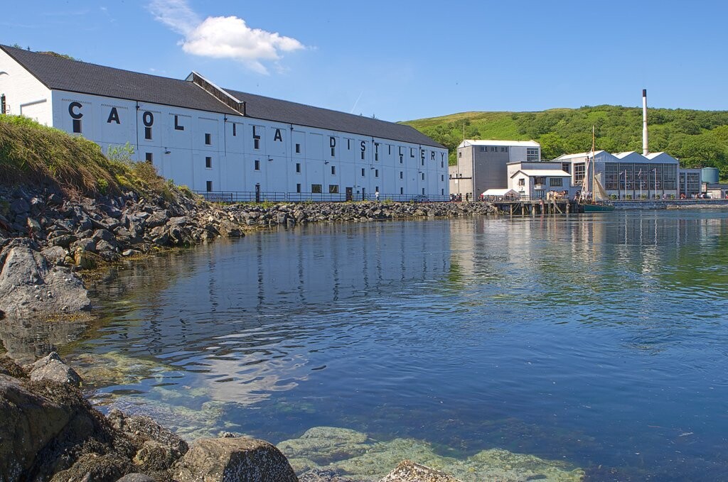 Caol Ila Distillers Edition 2021 - 43% Caol Ila Distillers Edition 2021 - 43%