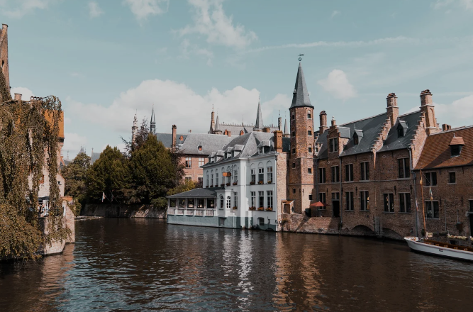 Bruges Whisky Company - Premium Belgian Single Malt Whisky - Batch 1 - 46%