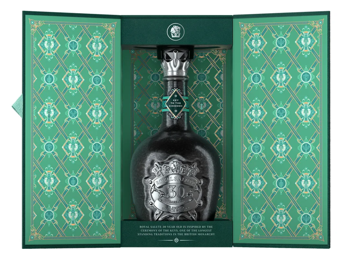 Chivas Regal 30 Years Royal Salute - Key To The Kingdom - 40% Chivas Regal 30 Years Royal Salute - Key To The Kingdom - 40%