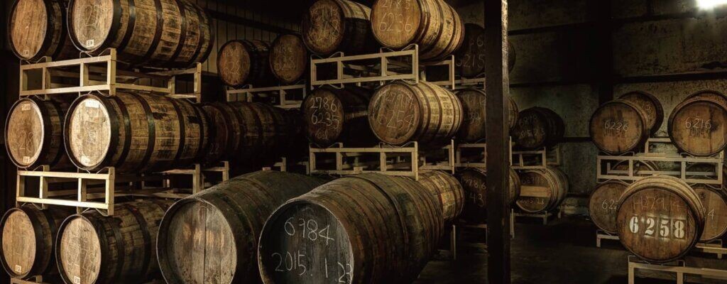 Yamazakura Peated Blended Whisky - 46% Yamazakura Peated Blended Whisky - 46%