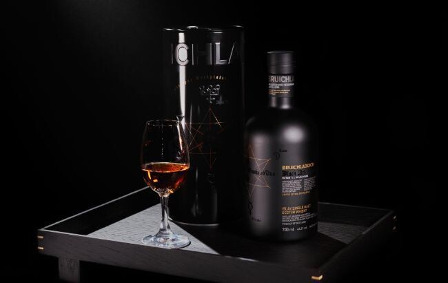 Bruichladdich Black Art serie - No. 11.1 - 44.2% Bruichladdich Black Art serie - No. 11.1 - 44.2%