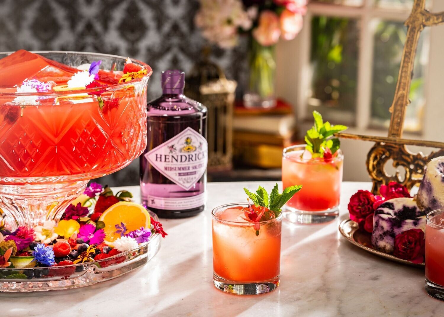 Hendrick's Grand Cabaret Gin - 43.4% Hendrick's Grand Cabaret Gin - 43.4%