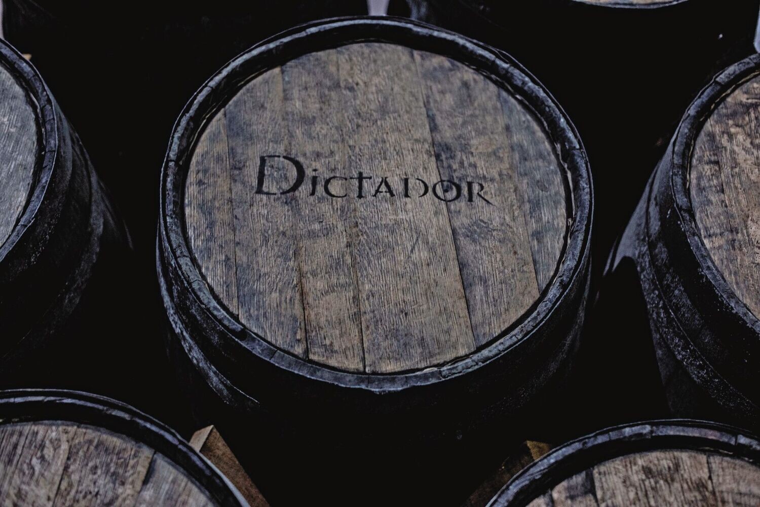 Dictador Rima 1 - Vintage 2001 - American Oak Cask - 44% Dictador Rima 1 - Vintage 2001 - American Oak Cask - 44%