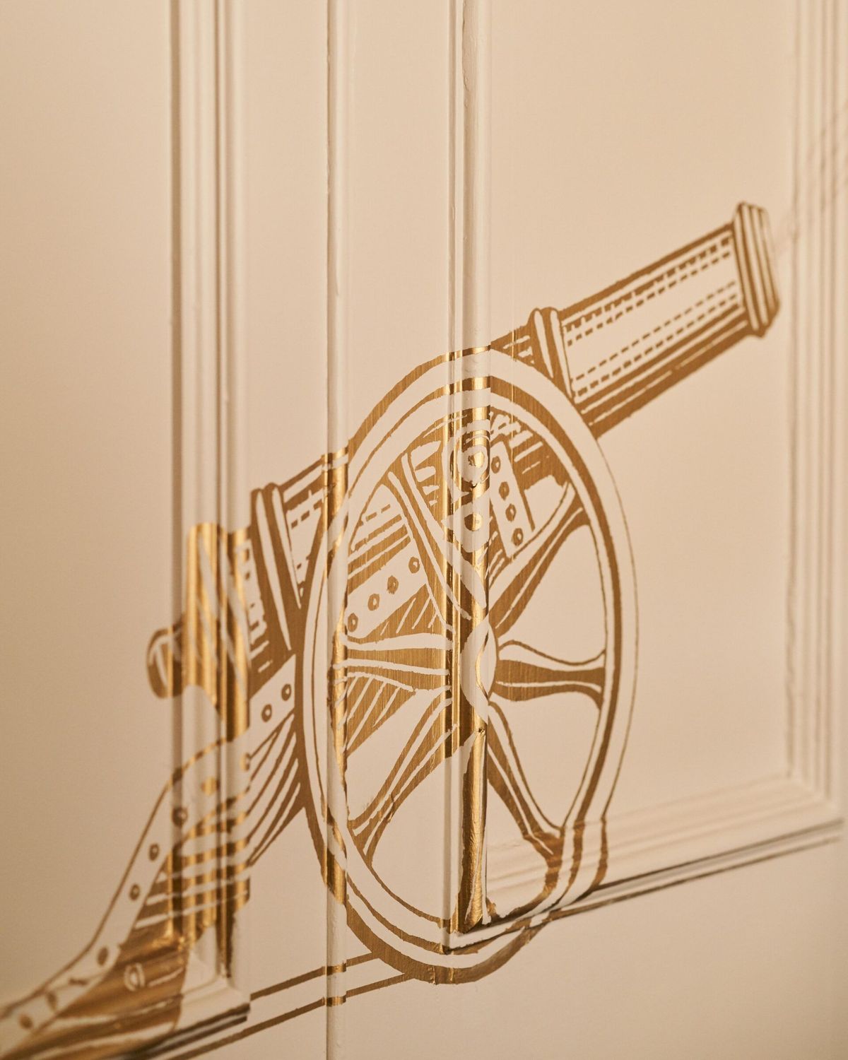 Chivas Regal Royal Salute - 62 Gun Salute - The Original Reserve - 43% Chivas Regal Royal Salute - 62 Gun Salute - The Original Reserve - 43%