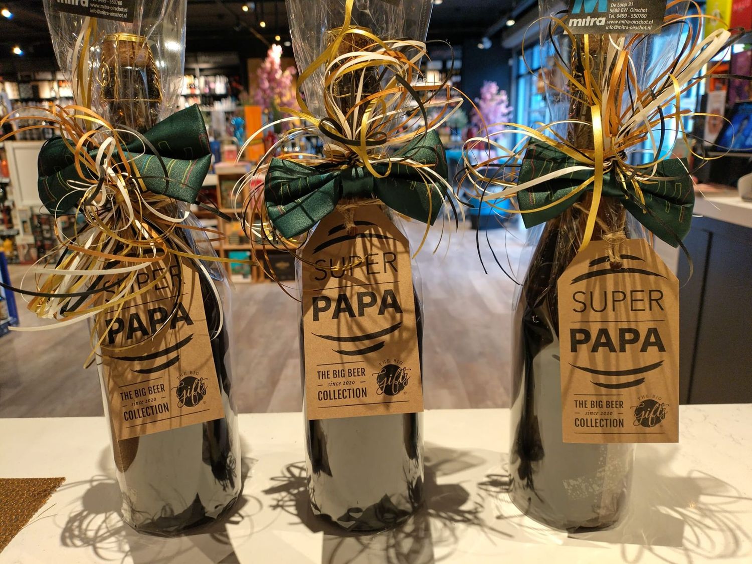 Super Papa bier - grote fles - met strikje Super Papa bier - grote fles - met strikje
