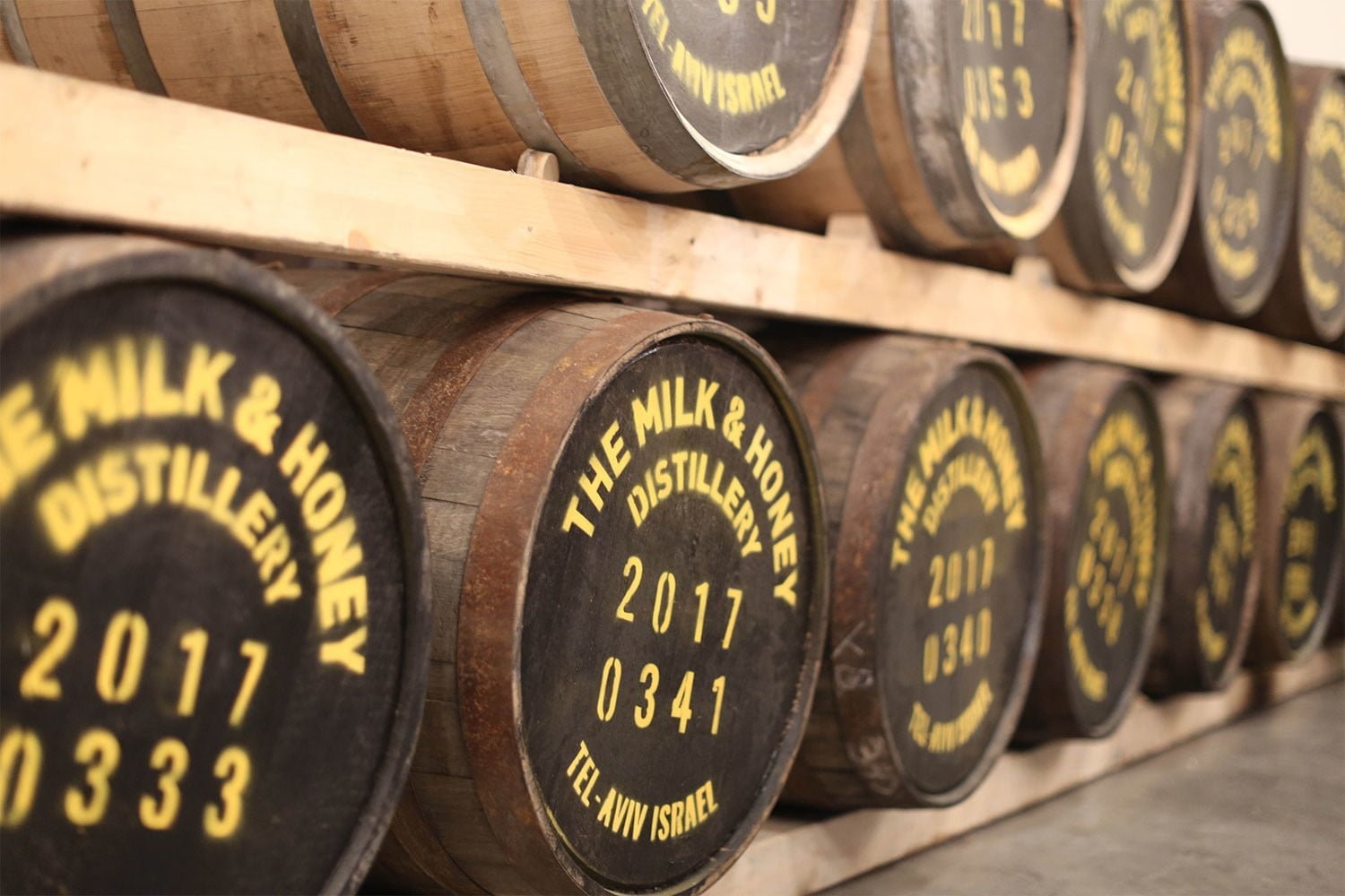 Milk & Honey Elements Single Malt Sherry - 46% - Max. 1 per klant. Milk & Honey Elements Single Malt Sherry - 46% - Max. 1 per klant.