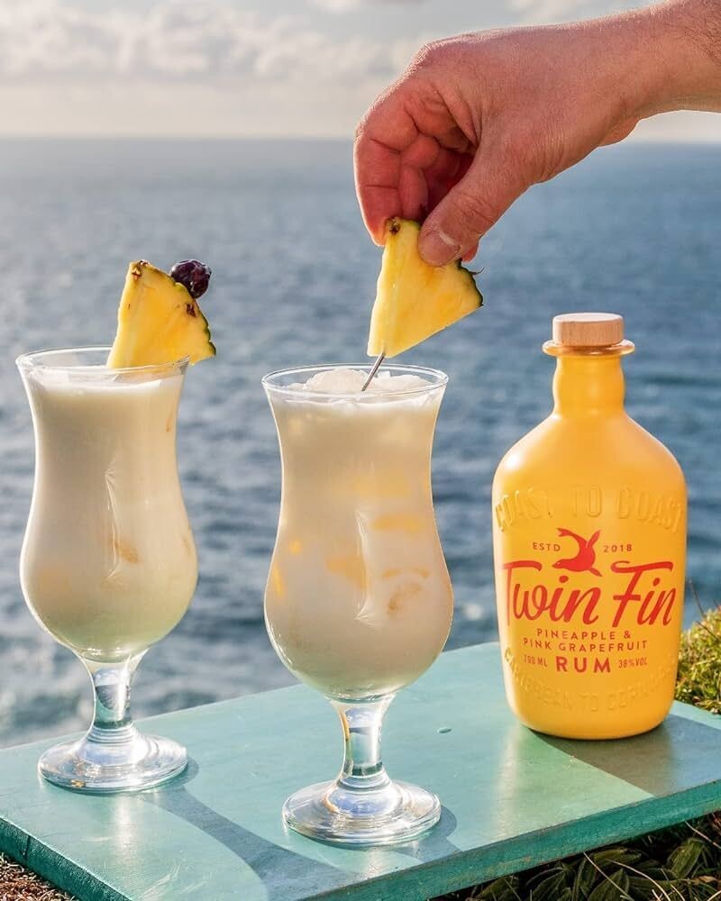 Twin Fin - Pineapple & Pink Grapefruit rum -  38%