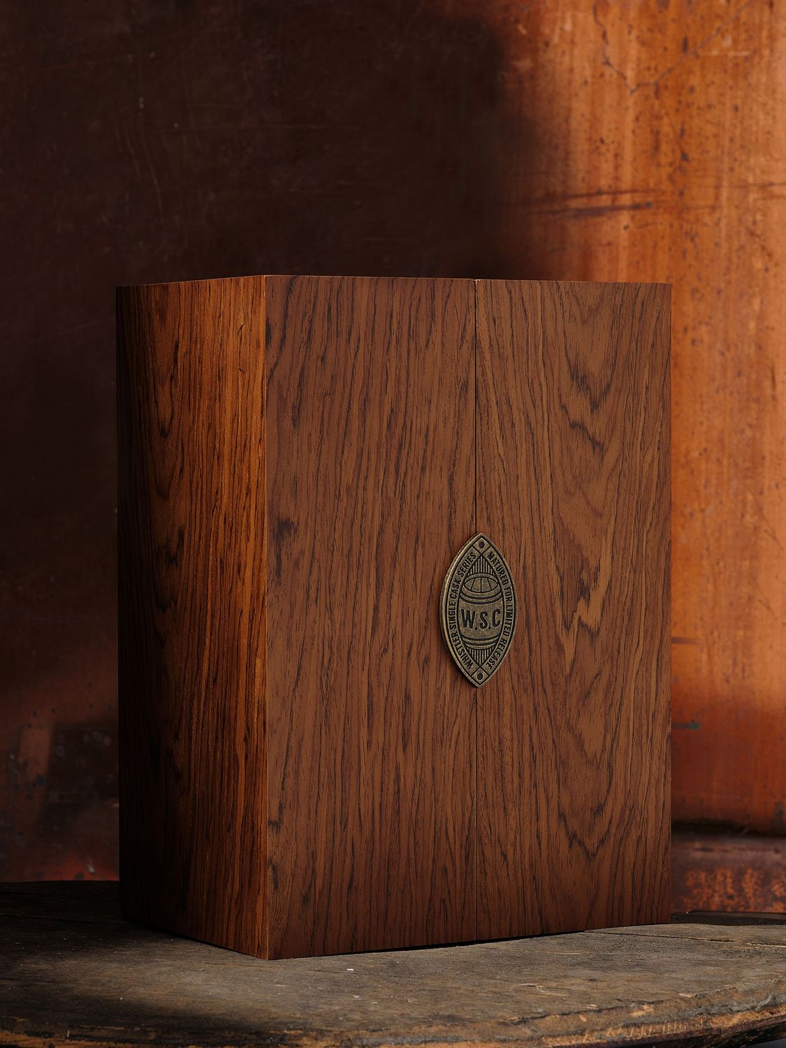 The Whistler & Justino's - Whisky & Madeira box - exclusive - 54.5% / 19.5% The Whistler & Justino's - Whisky & Madeira box - exclusive - 54.5% / 19.5%