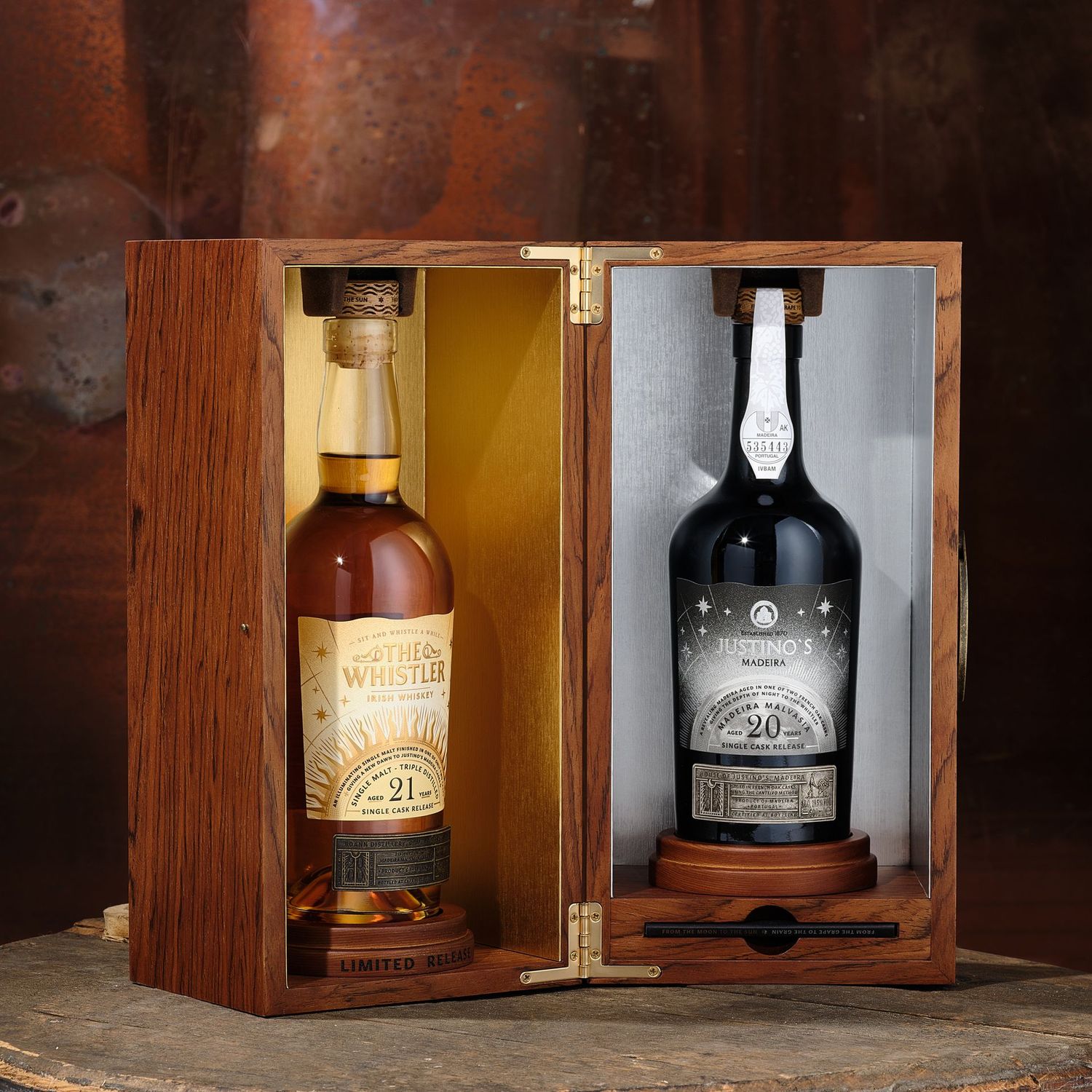 The Whistler & Justino's - Whisky & Madeira box - exclusive - 54.5% / 19.5% The Whistler & Justino's - Whisky & Madeira box - exclusive - 54.5% / 19.5%