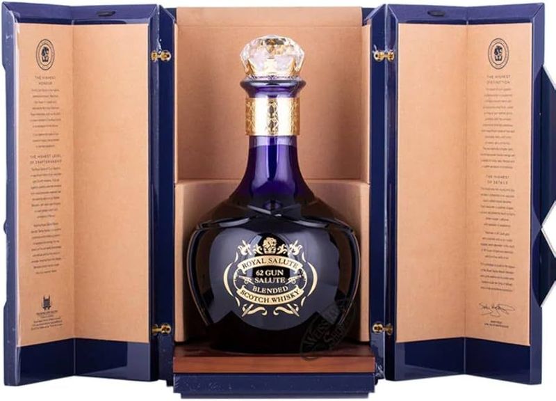 Chivas Regal Royal Salute - 62 Gun Salute - The Original Reserve - 43%