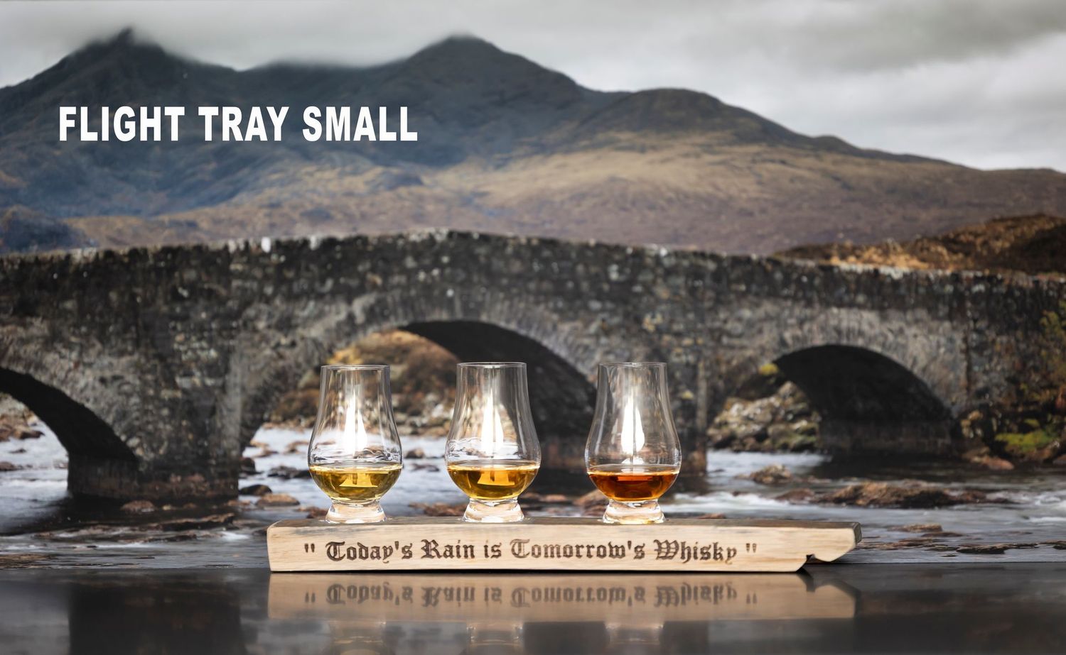 Whisky Flight Tray - Small met opdruk en met glaasjes Whisky Flight Tray - Small met opdruk en met glaasjes