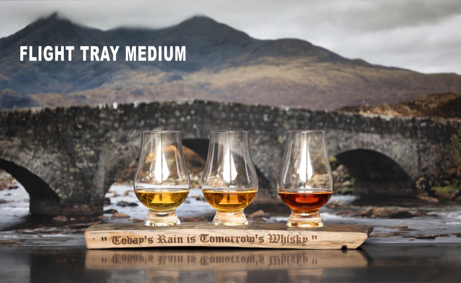 Whisky Flight Tray - Medium met opdruk en met glaasjes Whisky Flight Tray - Medium met opdruk en met glaasjes