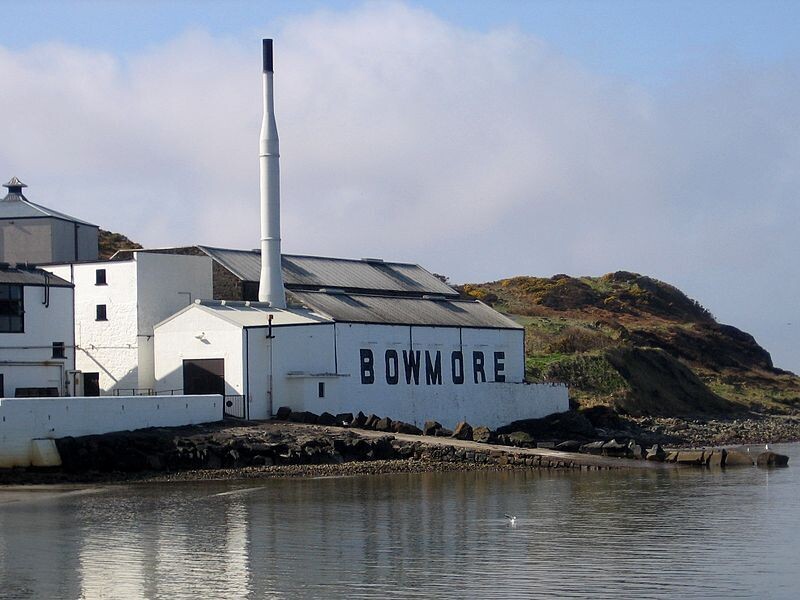 Bowmore 21 years – Chateau Lagrange French Oak Barriques - 48.4% Bowmore 21 years – Chateau Lagrange French Oak Barriques - 48.4%
