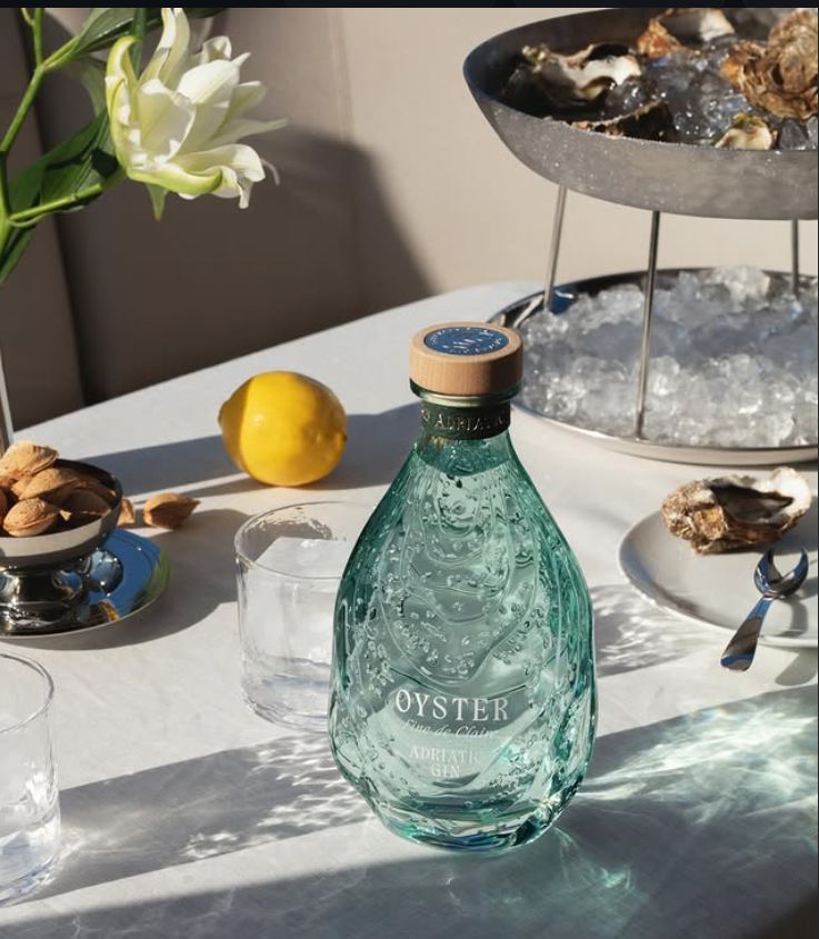 The Oyster Gin - 42.5% The Oyster Gin - 42.5%