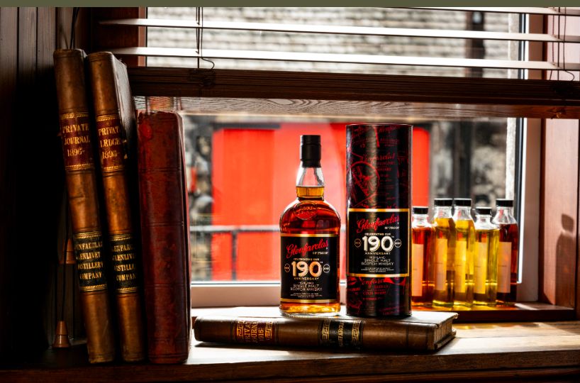Glenfarclas 190 years Anniversary edition - 51.4% - PRE-ORDER - Verwacht medio augustus 2026 Glenfarclas 190 years Anniversary edition - 51.4% - PRE-ORDER - Verwacht medio augustus 2026