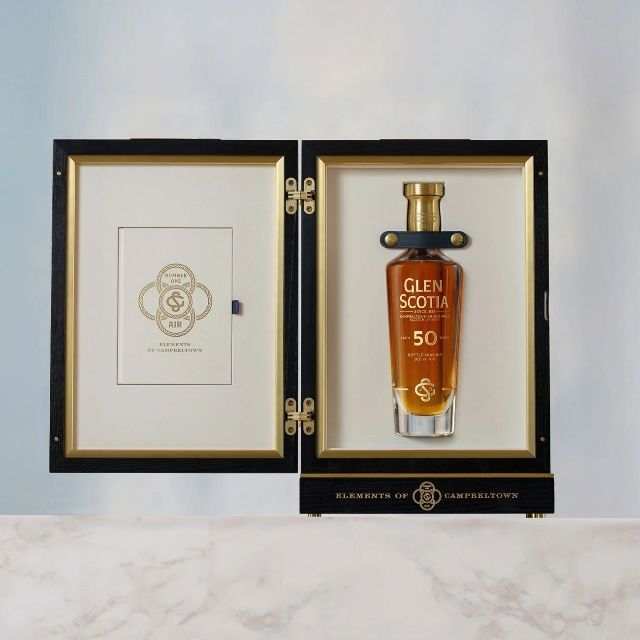 Glen Scotia 50 years - Elements of Campbeltown – Release No. 1: Air - 42.3% - Alleen op aanvraag! Glen Scotia 50 years - Elements of Campbeltown – Release No. 1: Air - 42.3% - Alleen op aanvraag!