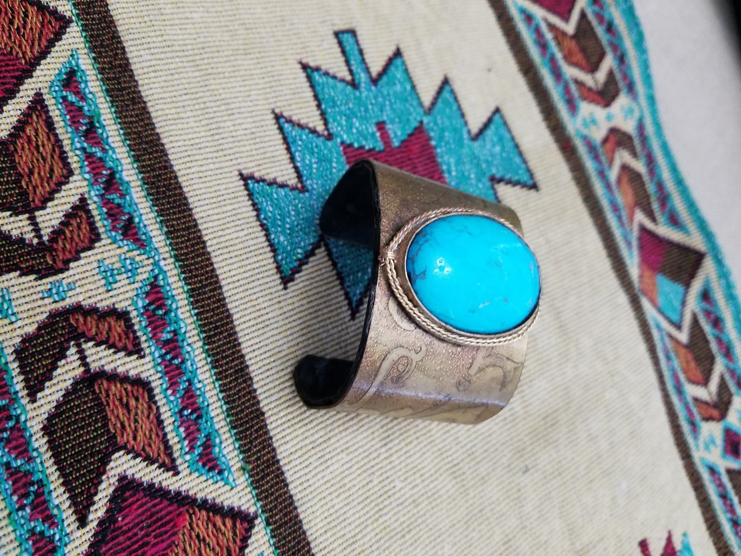 Cuff in Brass with Turguoise stone