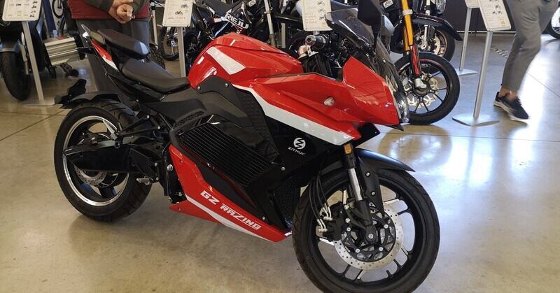 Moto électrique Gz Racing 5000W - 125 cm3 - 150 km Autonomie