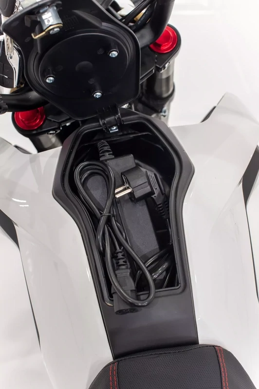 Moto électrique R-804 Maccha Road50 - Deux places - Homologuée Route