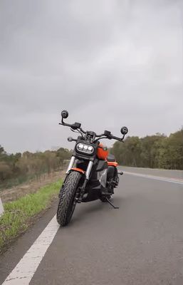 Moto Electrique Heritage Supra 125 cm3 15000W - 120km/h - 260 km d'autonomie