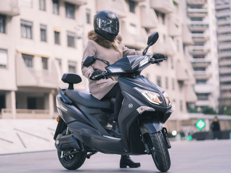 Scooter Electrique 50cc Sunra Hawk 50cm3