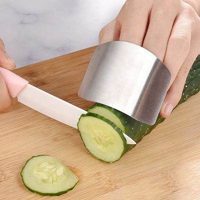 Adjustable Stainless Steel Finger Hand Guard Finger Guard Safe Kitchen Cooking Tools