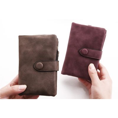 Portefeuille court minimaliste à trois volets en cuir souple givré