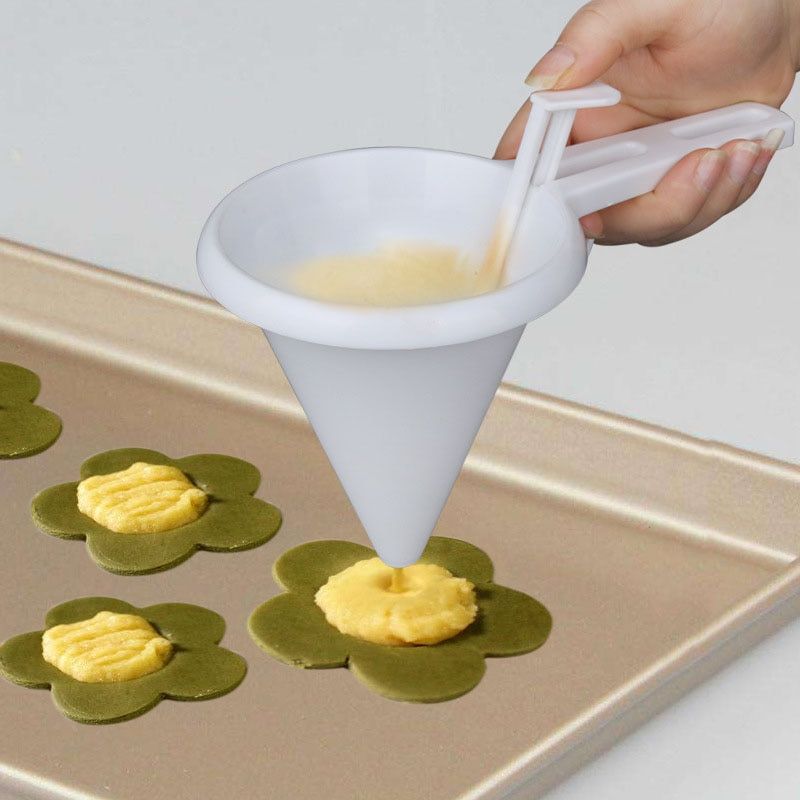 Adjustable Hand-held Baking Funnel Tools Cream Chocolate Liquid Dispenser