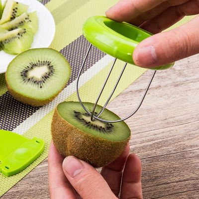 Kiwi slicer, peeler