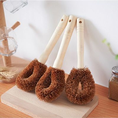 Brosse en bois pour nettoyer les casseroles