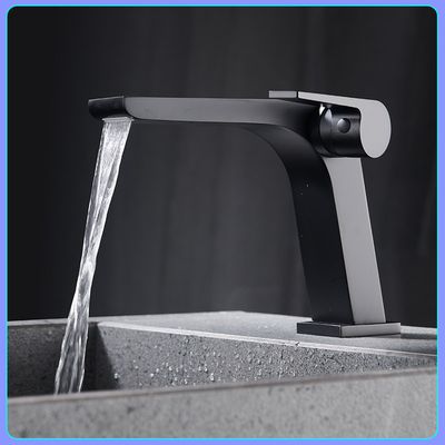Robinet de lavabo élégant en laiton pour salle de bain