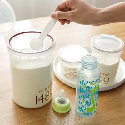 Boîte scellée de lait en poudre pour bébé