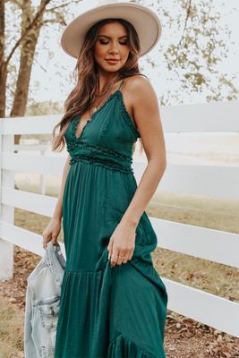 Robe longue verte à volants croisés dans le dos, sans manches, à volants