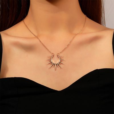 Collier avec pendentif soleil géométrique ajouré pour femmes, couleur or coréenne, tendance, Vintage, bijoux cadeaux de fête, 2022