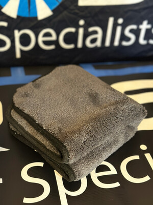 The Ultra Thick Paint Towel 1200 GSM 16x16”