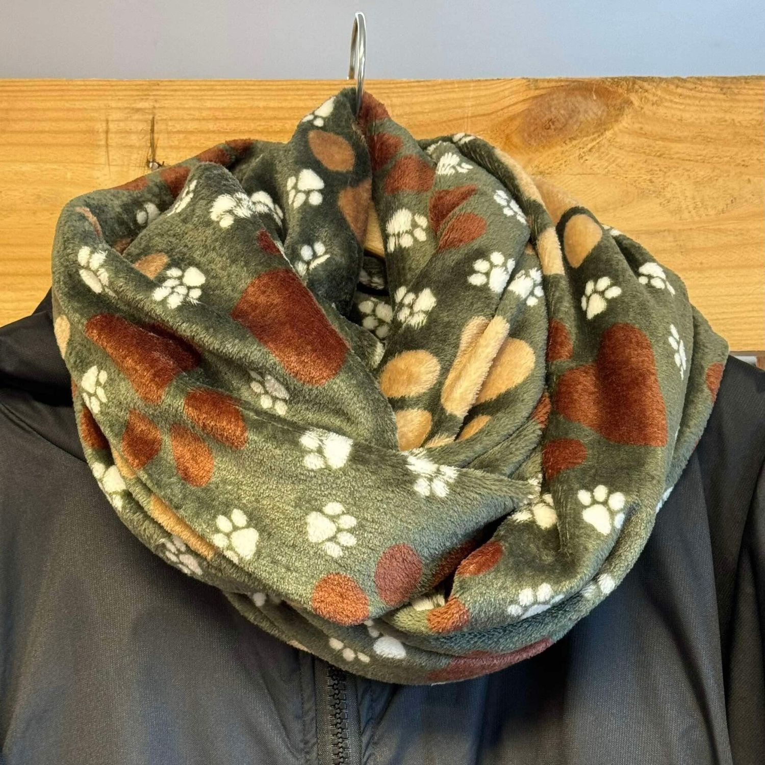 Sjaal olijfgroen met bruin/beige poten