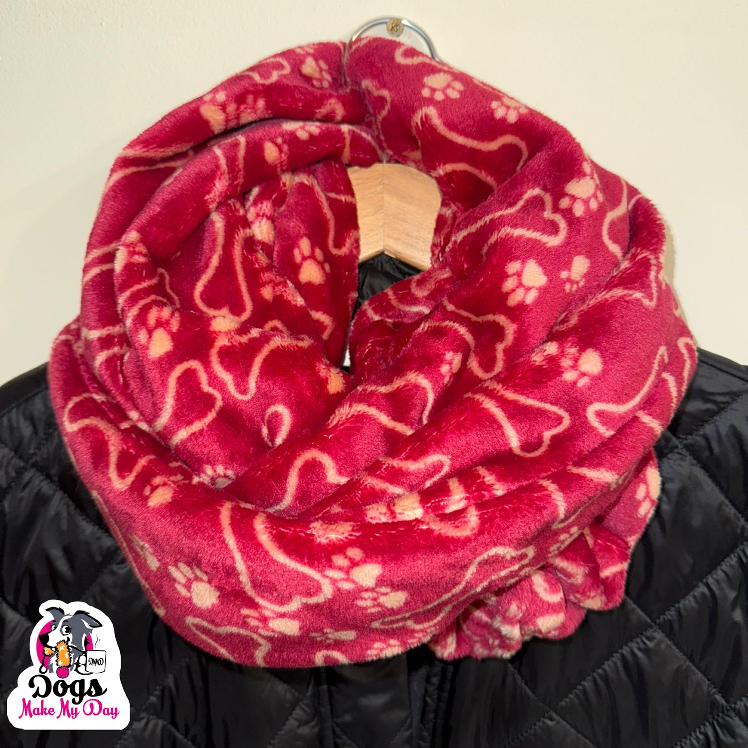Sjaal rood paws ‘n bones