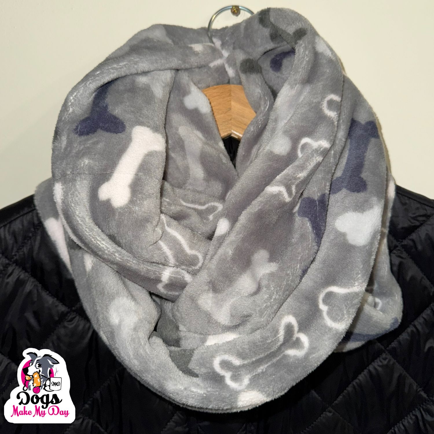 Sjaal lichtgrijs botjes