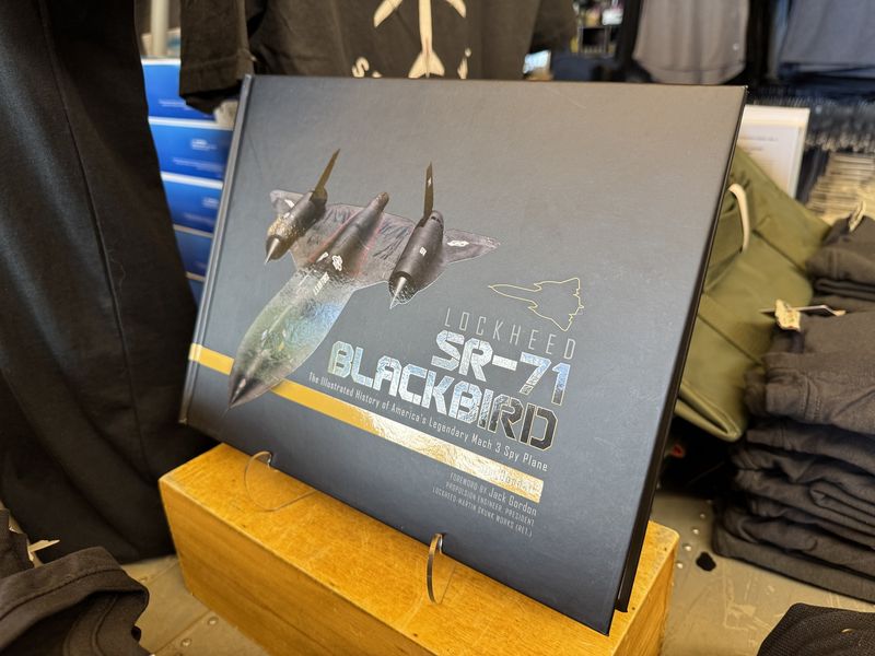 Lockheed SR-71 Blackbird: Illustrated History book