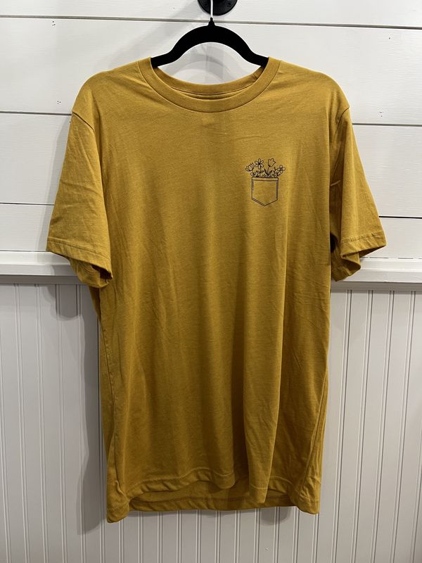 Flowers in Pocket Tee XL