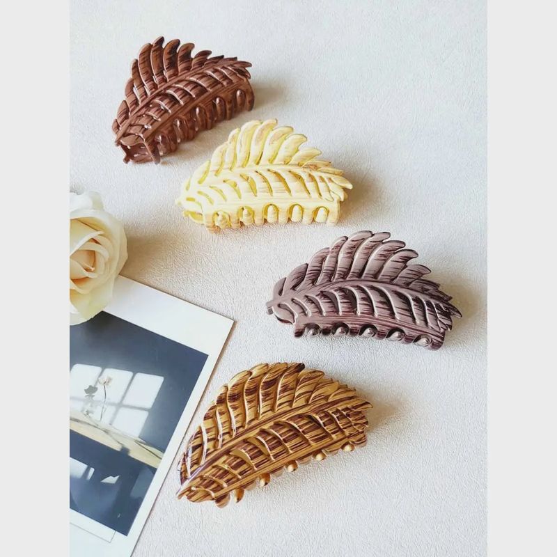 Wood textured leaf clip