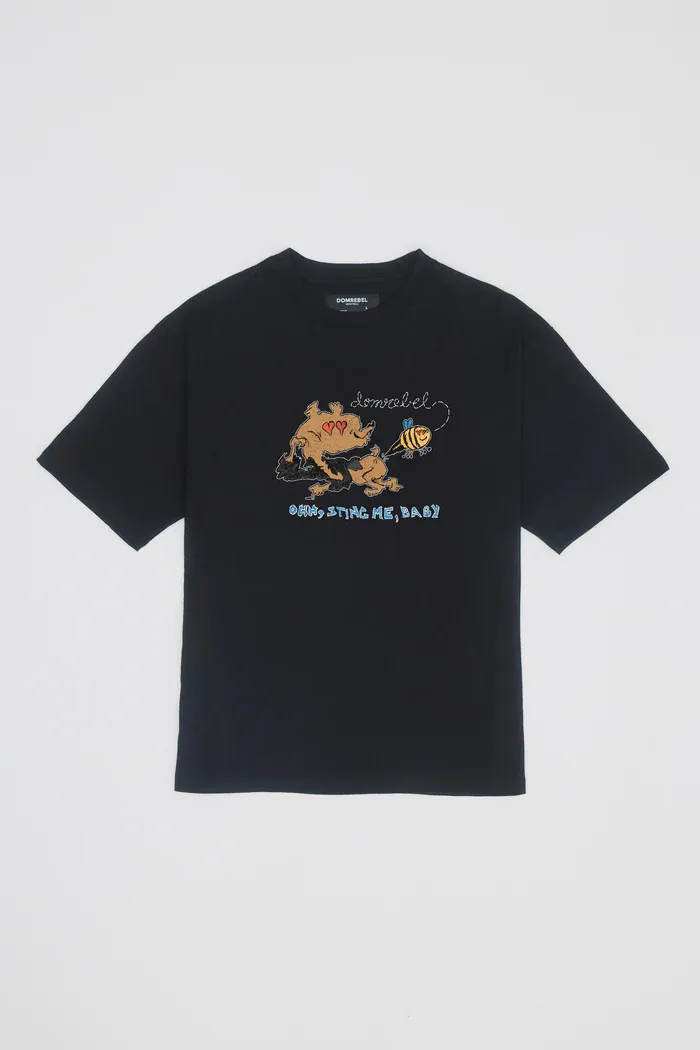 DOMREBEL M TEE S24 STING