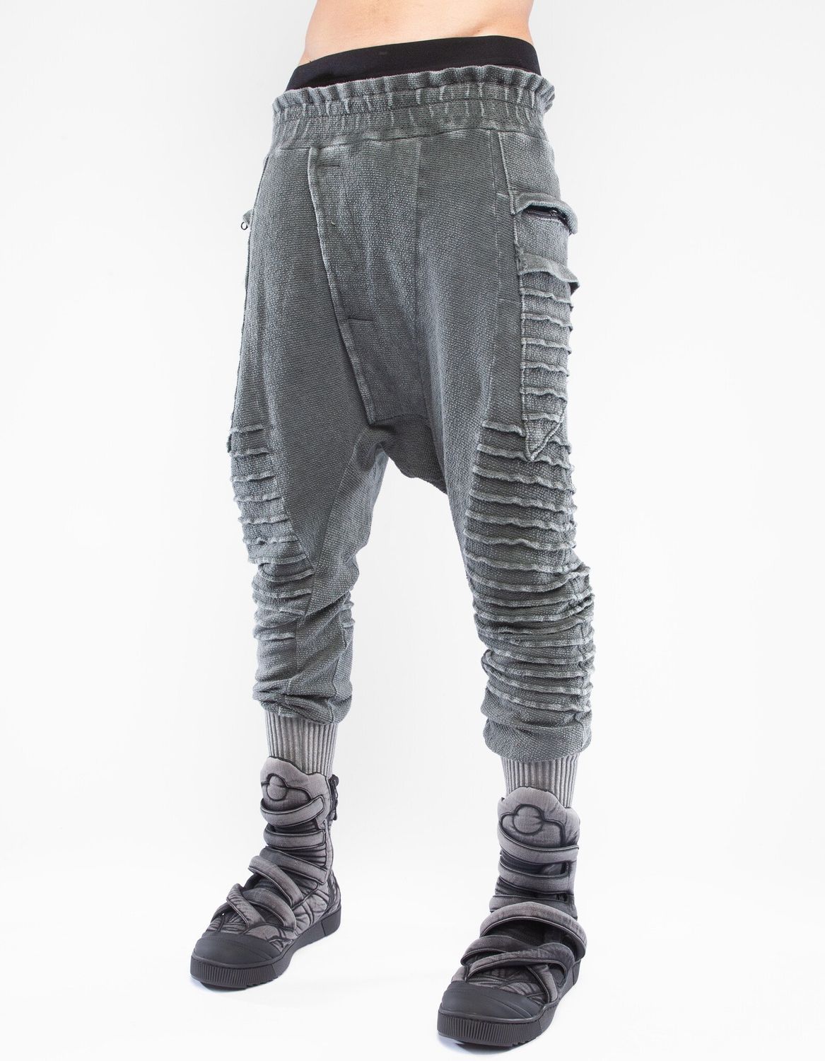 DEMOBAZA MEN PANTS S24 BAGGY HERMIT
