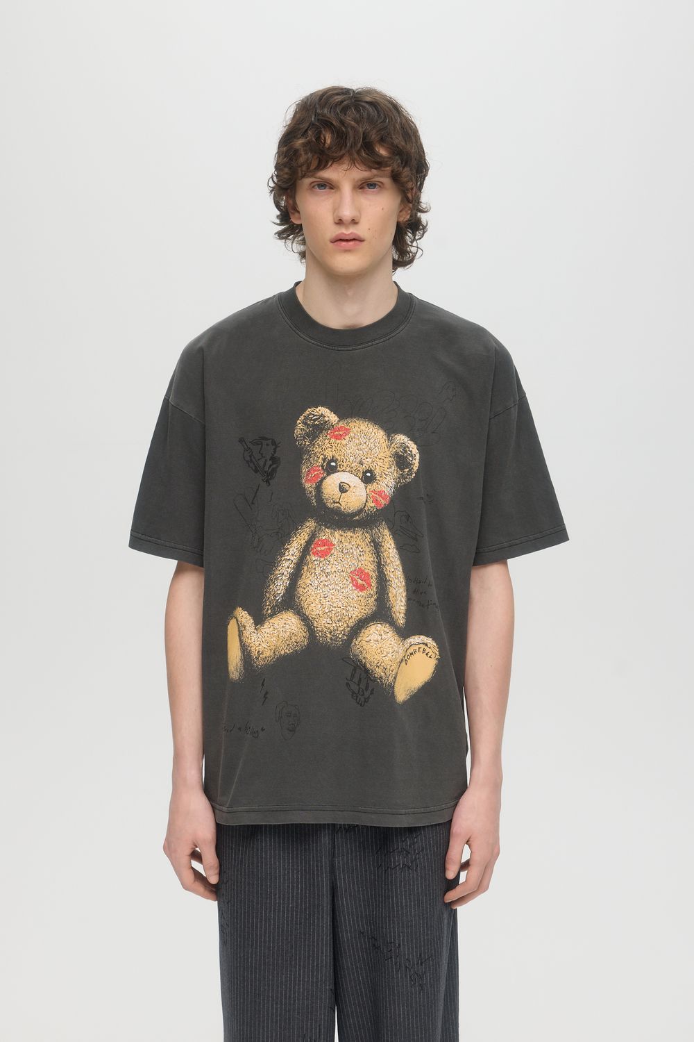 DOMREBEL UNISEX TEE F25 BIG KISS