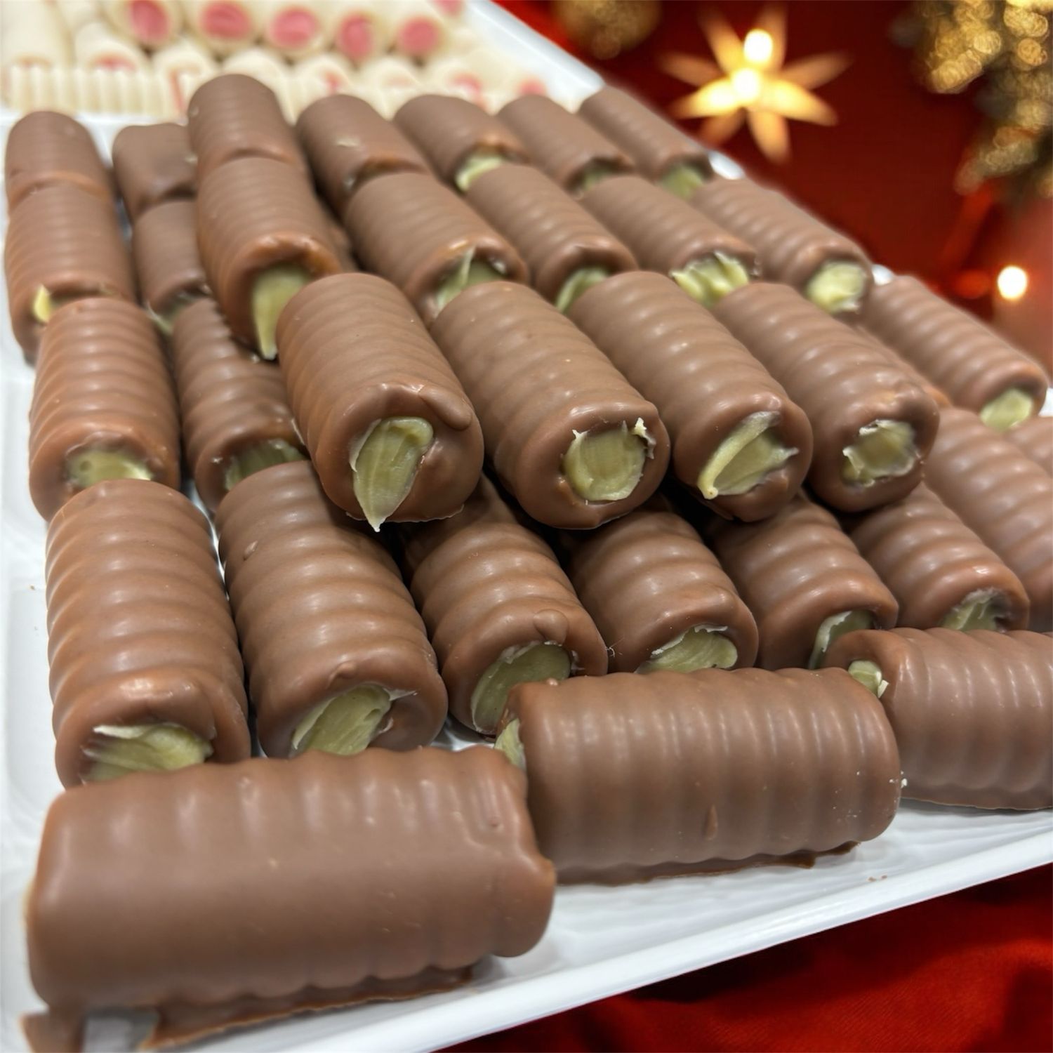 Huesitos de Pistacho y chocolate con leche.