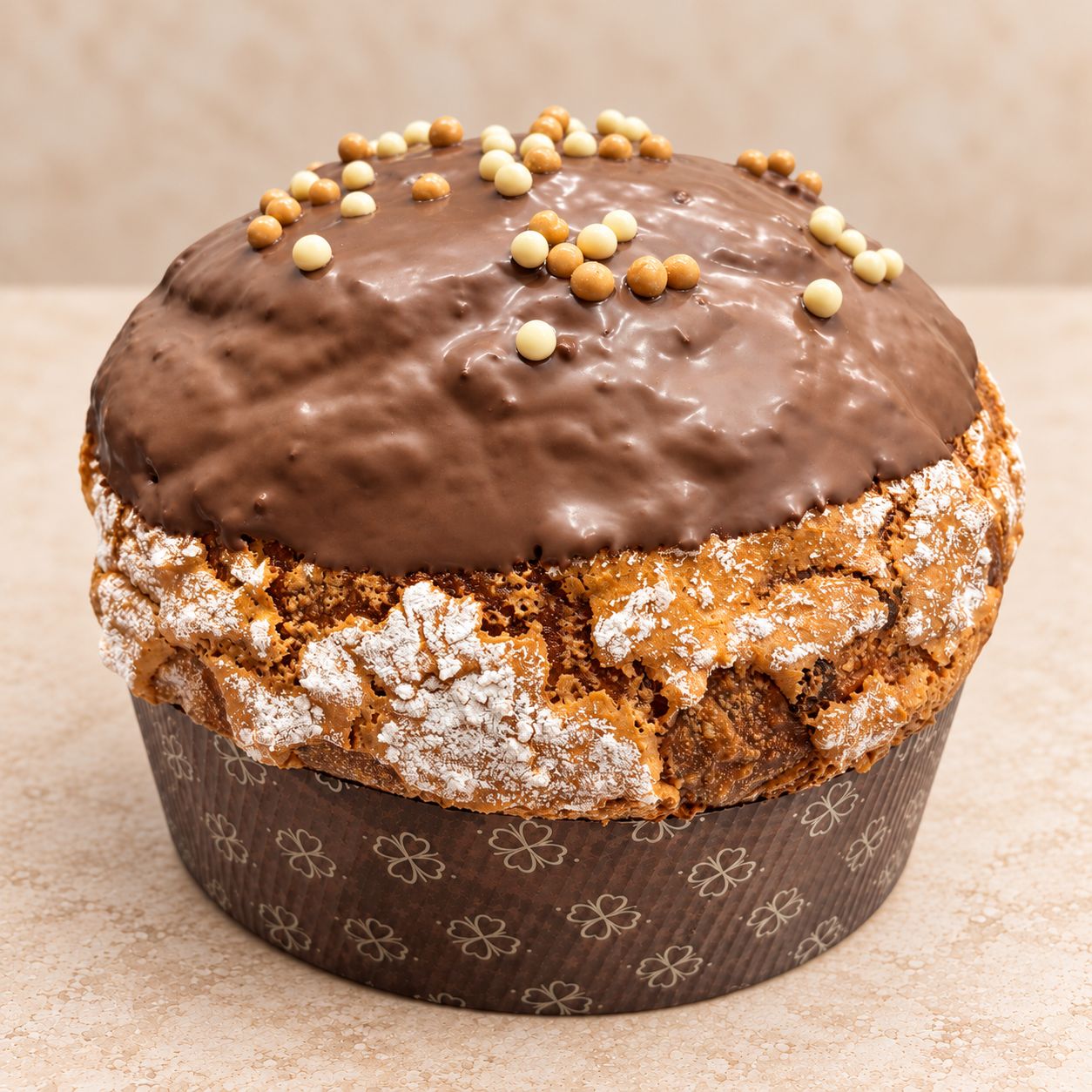 Panettone de Naranja confitada con chocolate y cubierto de chocolate con Leche.