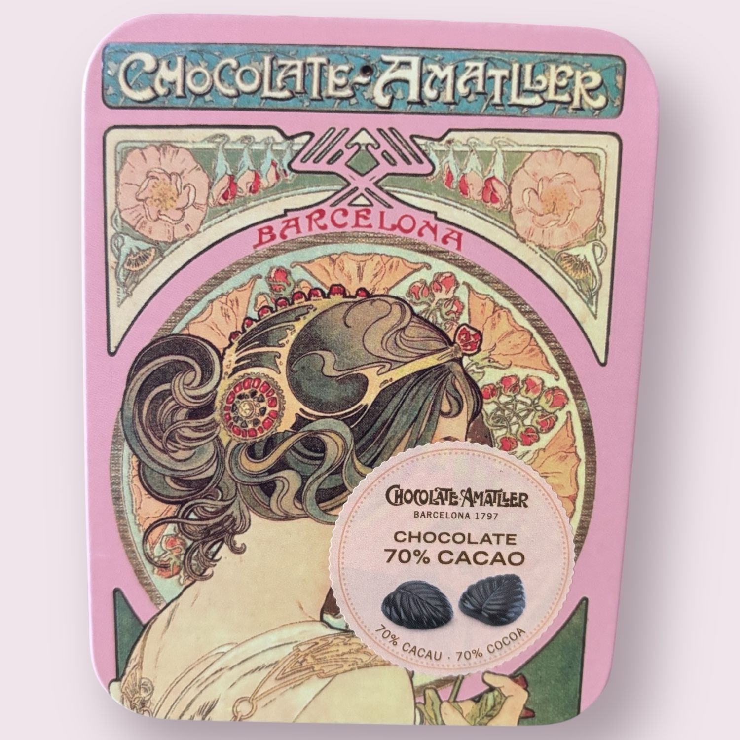 Caja metálica con bombones de chocolate 70% Cacao
