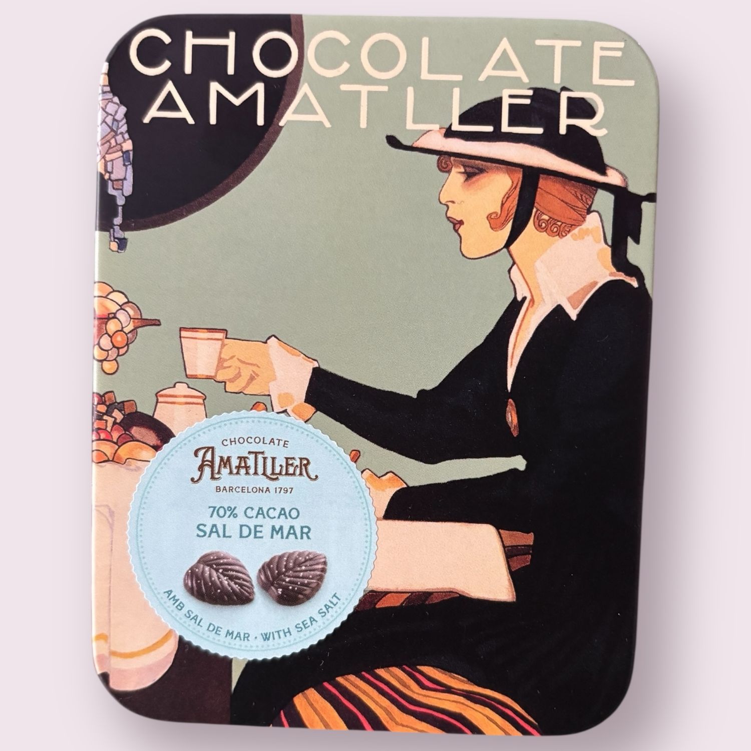 Caja metálica con bombones del 70% Cacao y Sal de Mar