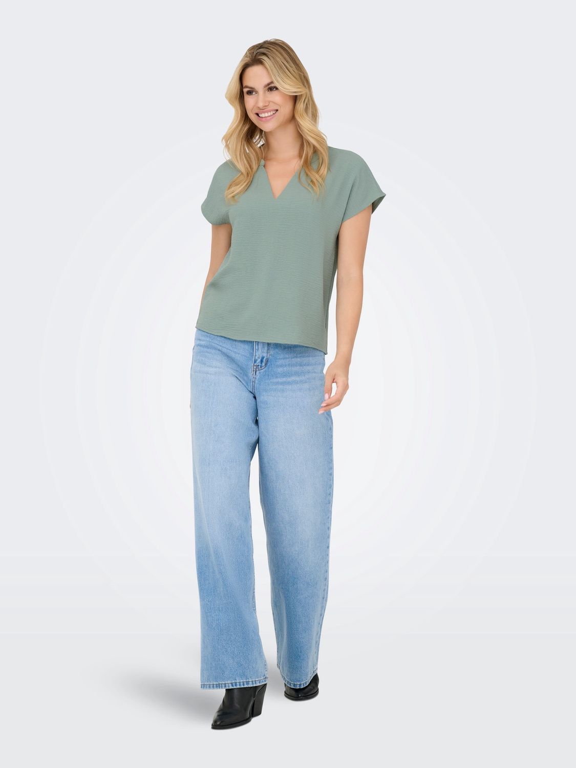 JDY Lion Life Korte Mouw Top – Geweven, Kleur: Chinois Green, Maat: 34