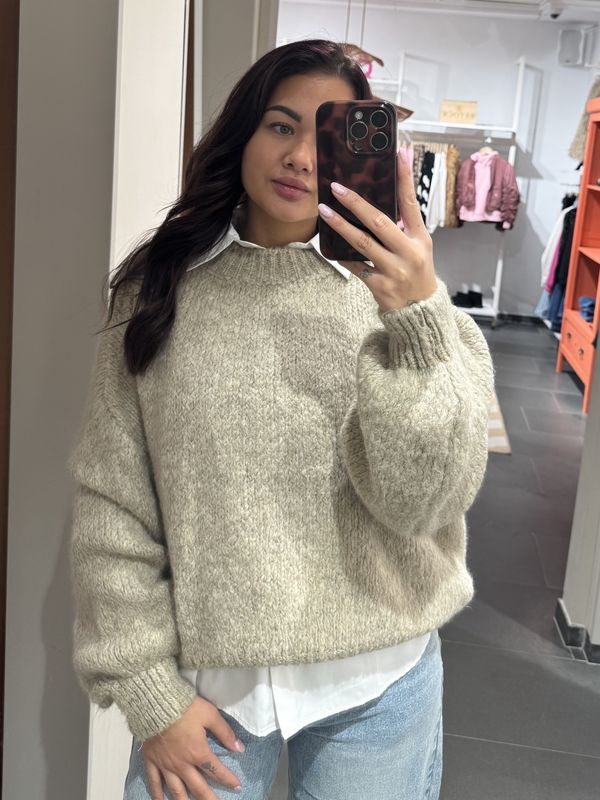 Ambika Amira Trui – Beige